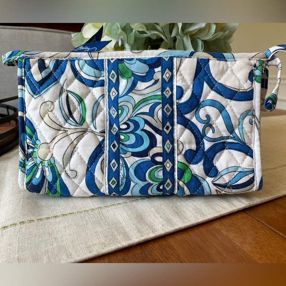 Vera Bradley Mediterranean White weekender, tote & cosmetic Travel Set - Picture 11 of 13